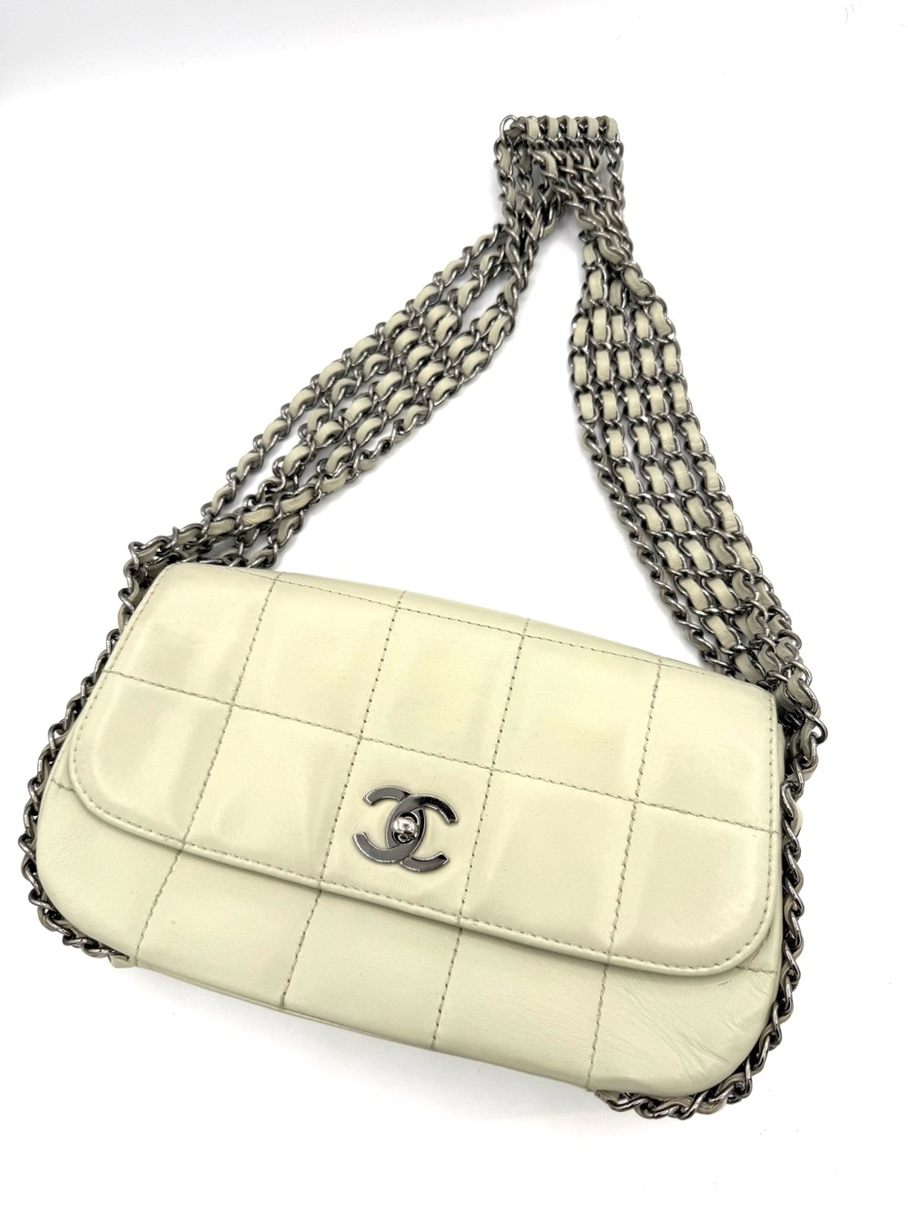 CHANEL Off White Quilted 5 Chain Leather Flap Bag - Picture 2 of 16
